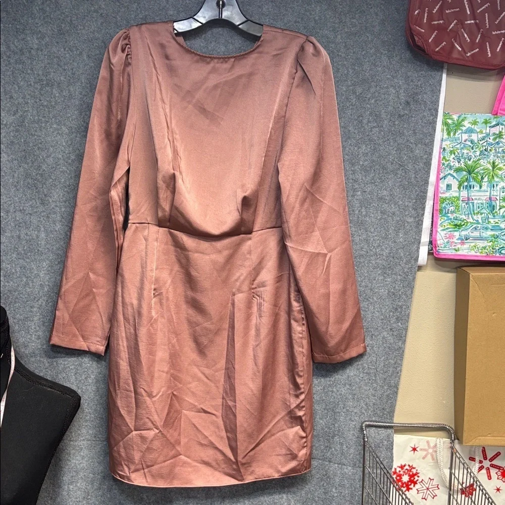 BLU PEPPER MAUVE SATIN LONG SLEEVE WRAP MINI DRESS size Medium